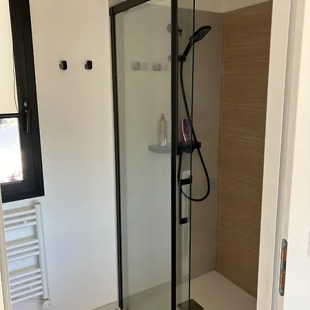 Autonome Acces Piscine Homestay szállás